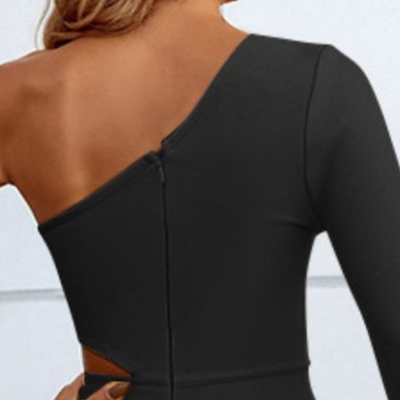 Cutout Split Flare Sleeve One-Shoulder Dress - Picture 8 of 9